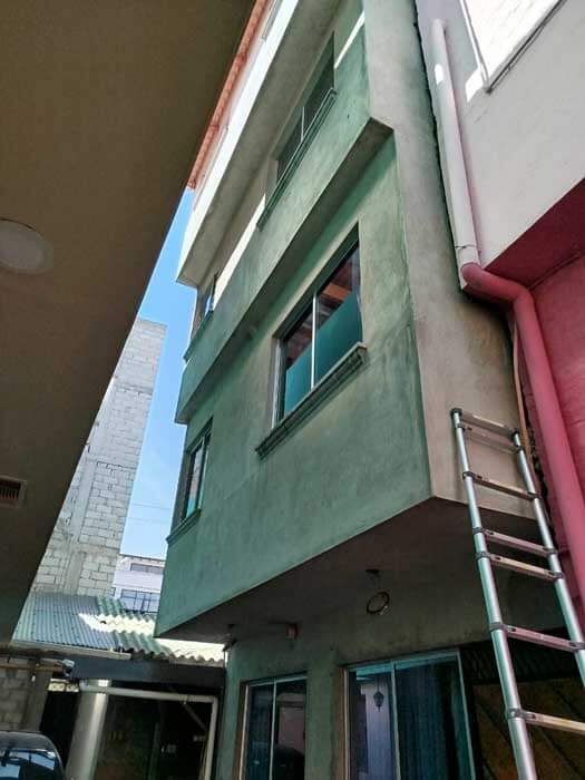 Pintura fachada Casa Cumbayá